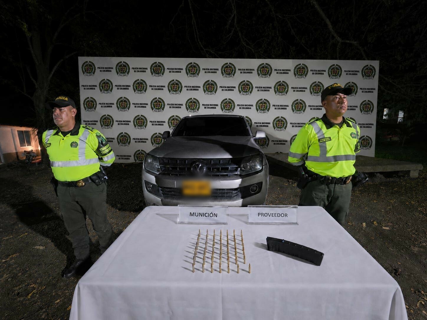 Conductor huyó y dejó munición de fusil en vía del Tolima