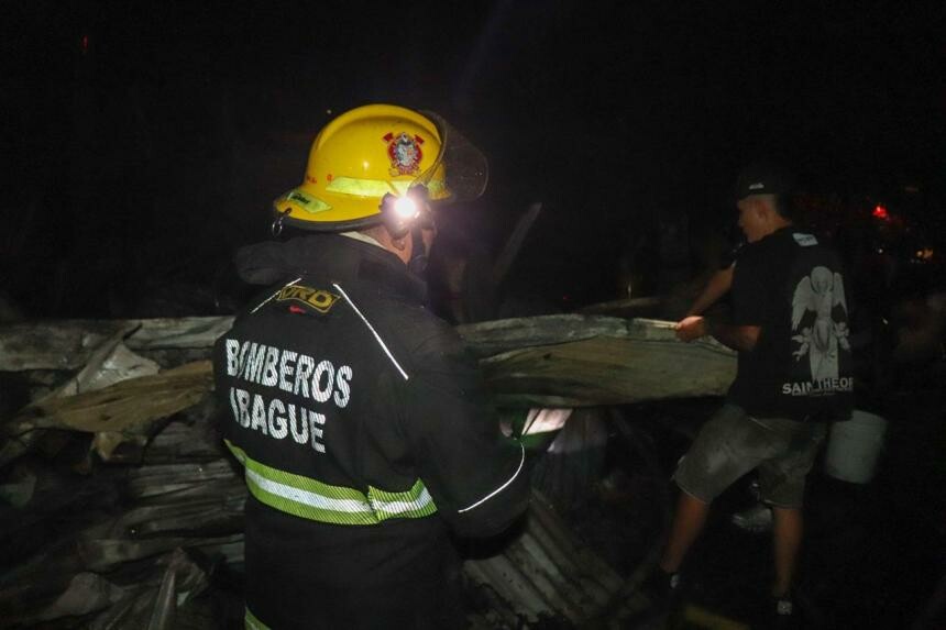 Tres viviendas consumidas por incendio en Hato de la Virgen