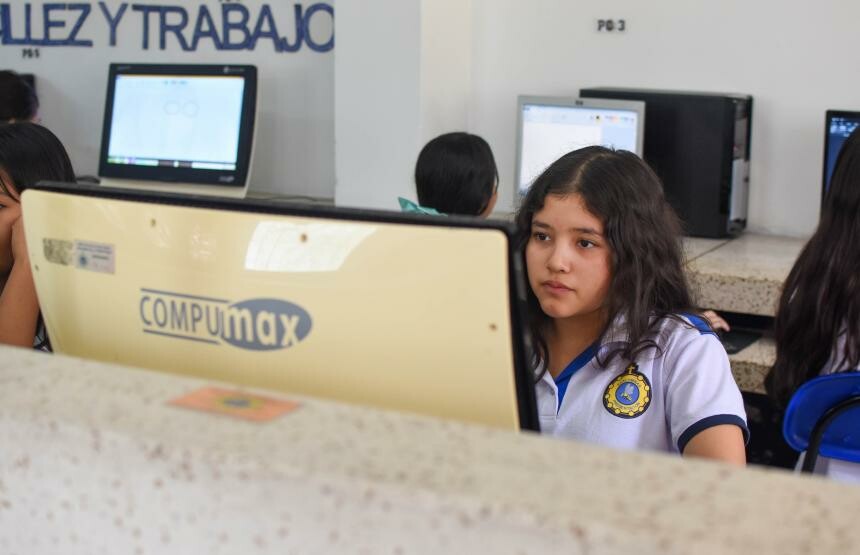 Internet llegará a 167 colegios de Ibagué tras iniciar instalación