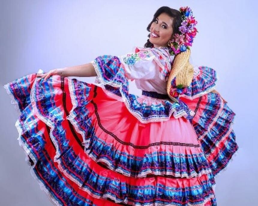 Ana Sofía González lleva la tradición de la comuna Cuatro al folclor