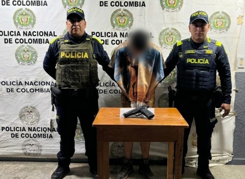 Cae con pistola 9 milímetros durante operativo nocturno en Natagaima