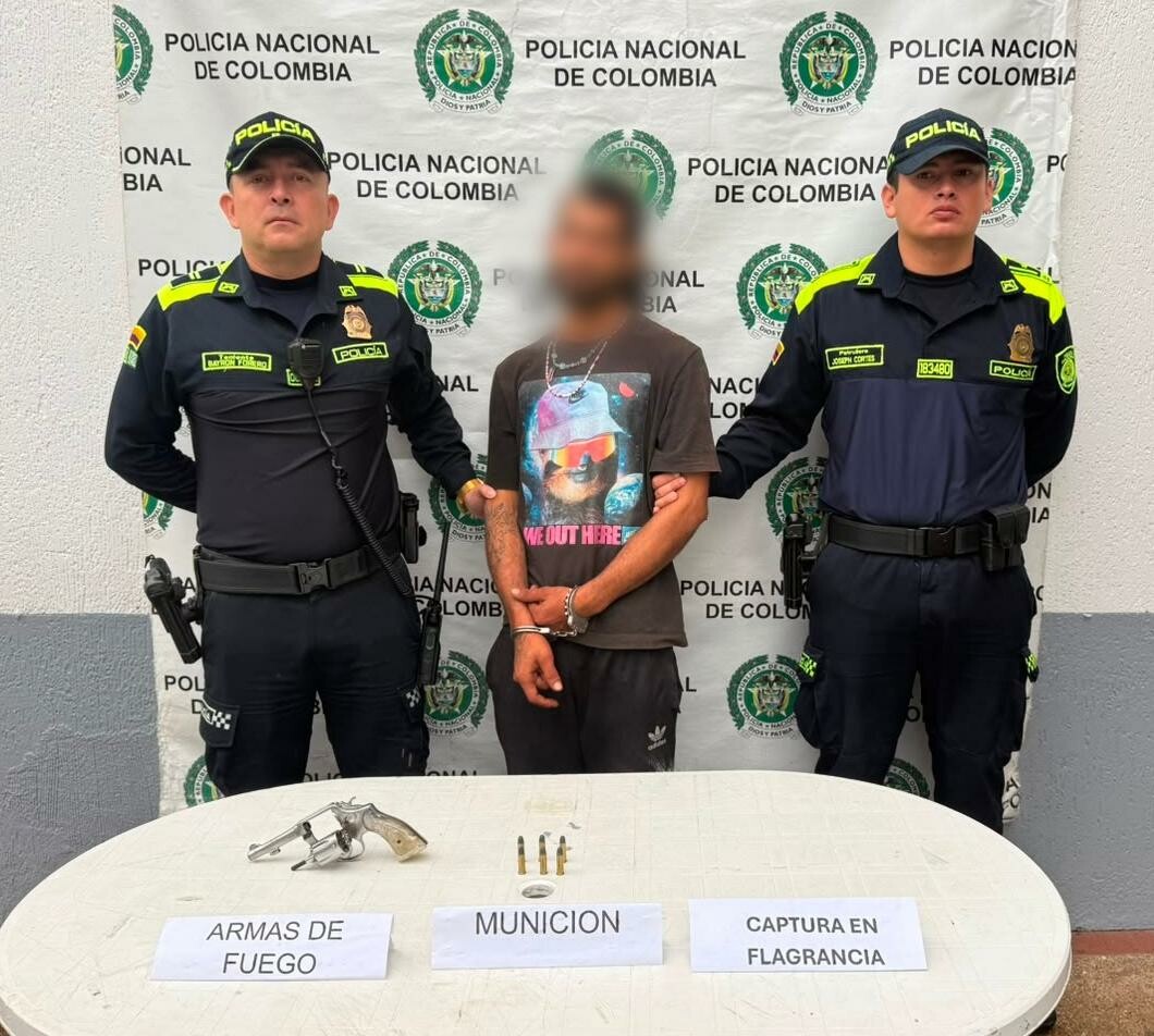 Capturan hombre armado durante operativo policial en Ataco