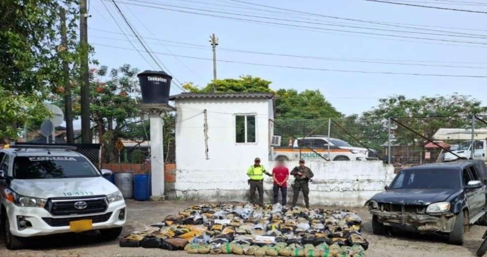 Más de 800 kilos de marihuana fueron hallados en carretera del Tolima