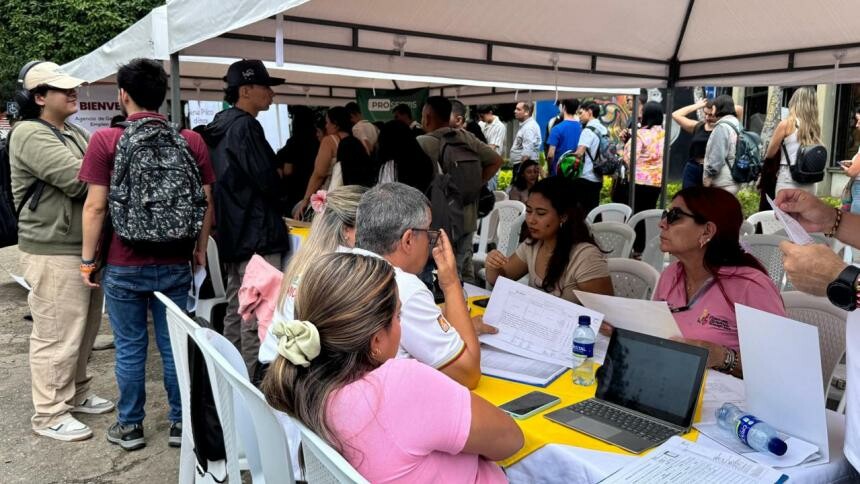 Más de 100 vacantes estarán disponibles en jornada laboral de la comuna 9