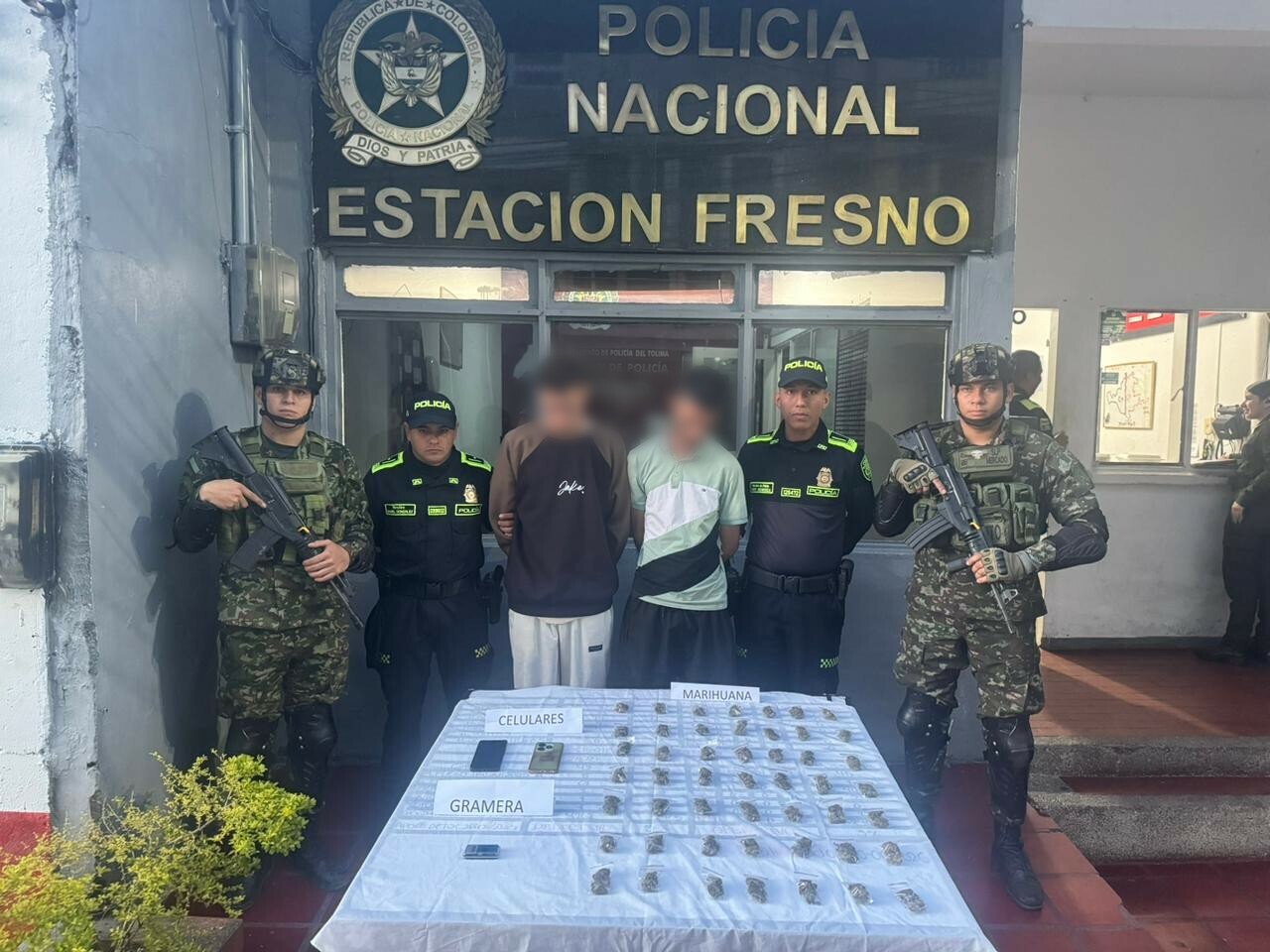 Allanamientos en Fresno dejan dos capturados por presunto microtráfico