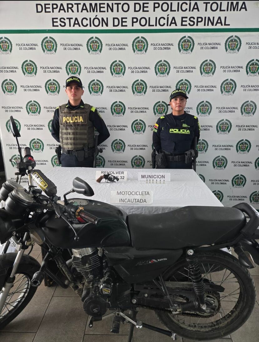 Huye de la Policía y abandona un revólver con seis cartuchos