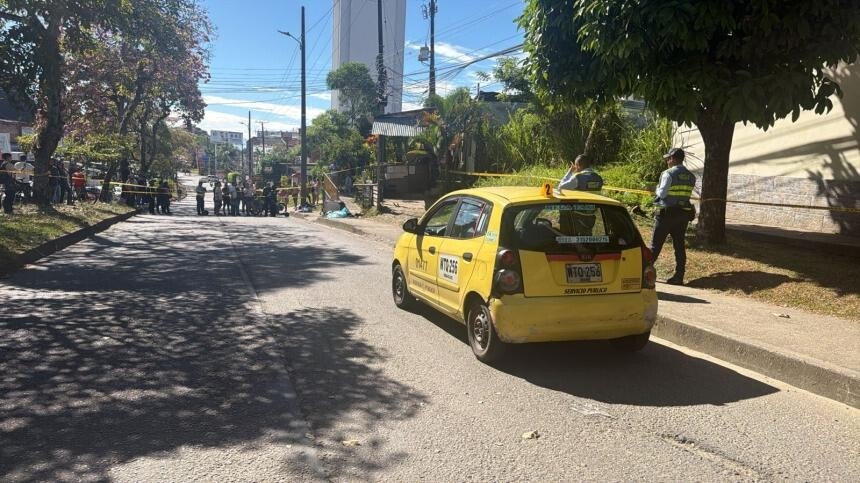 Motociclista murió tras choque con un taxi en la avenida Ambalá