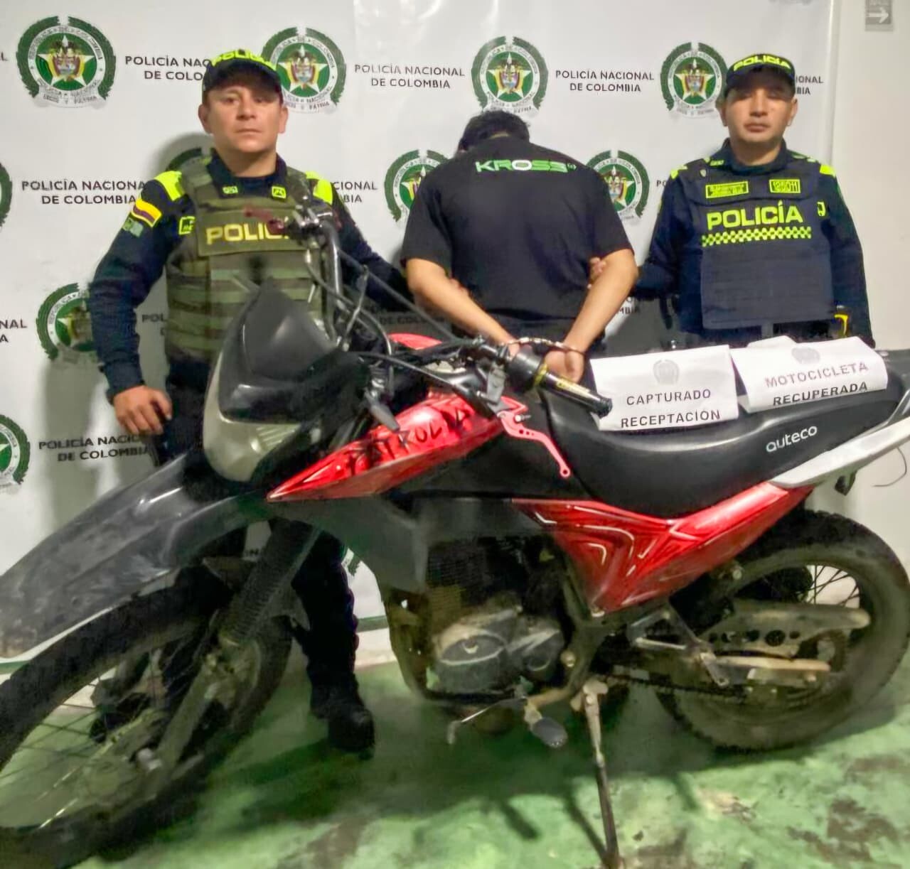 Recuperan motocicleta reportada como robada y capturan a un hombre