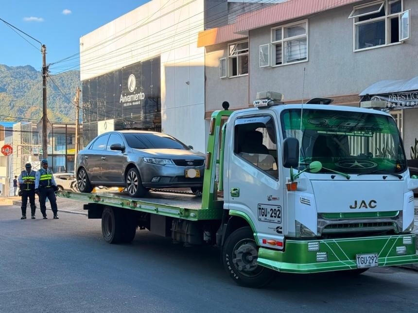Mal parqueo deja 18 sanciones y seis vehículos inmovilizados