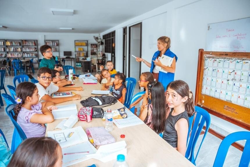 Bibliotecas de tres comunas reabren tras obras de adecuación.