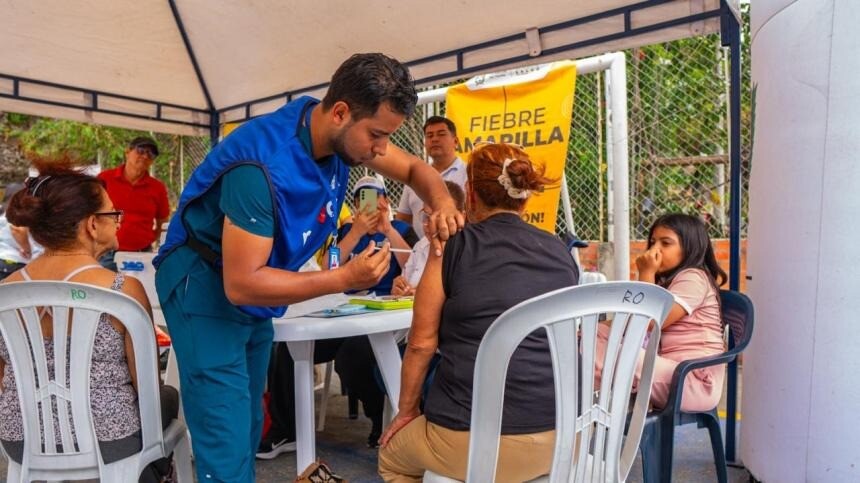 Ibagué activa vacunación masiva con 17 puntos y jornada nocturna