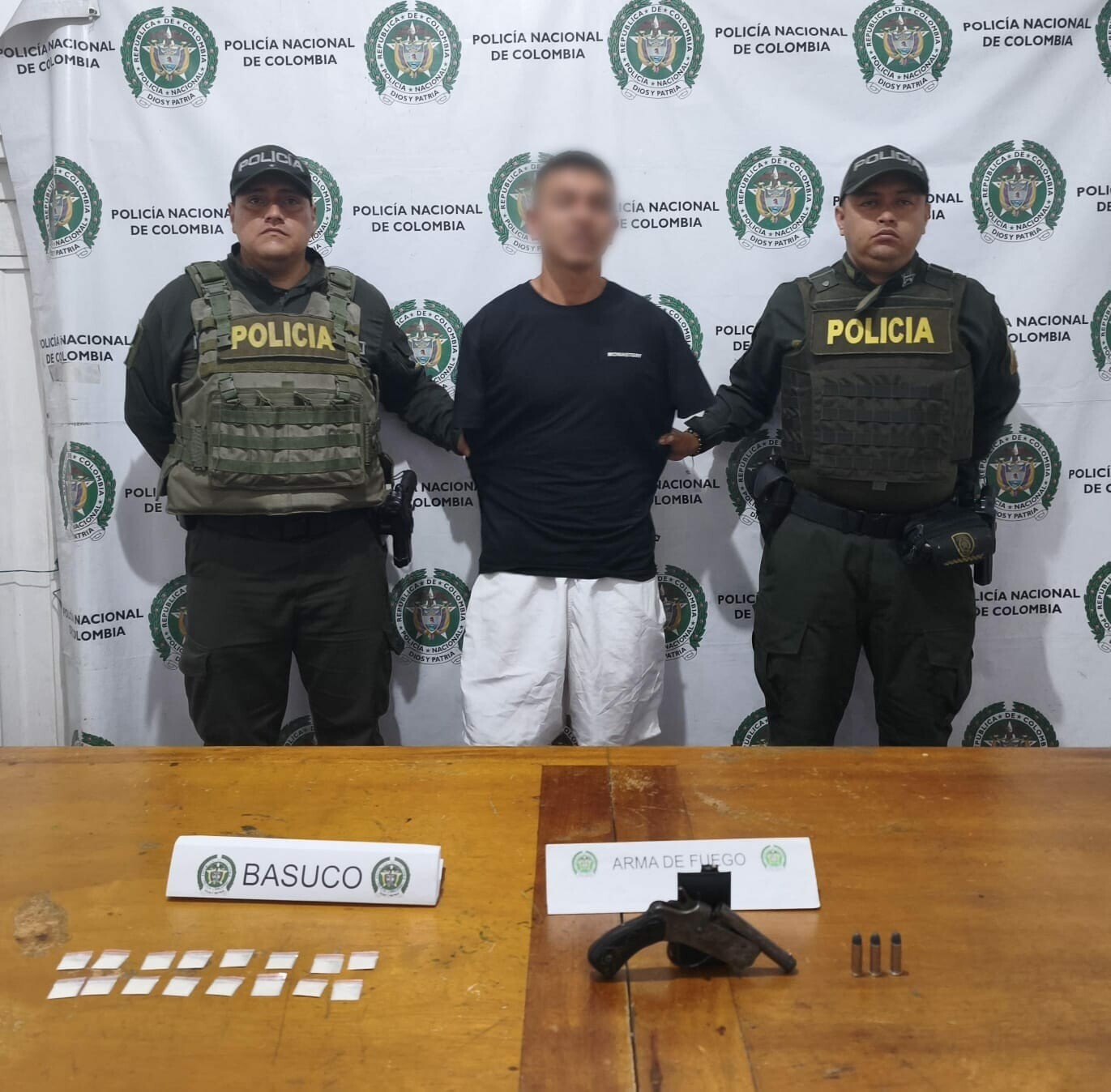 Alias ‘Camilo’ fue capturado en Herveo con arma artesanal y presunta droga
