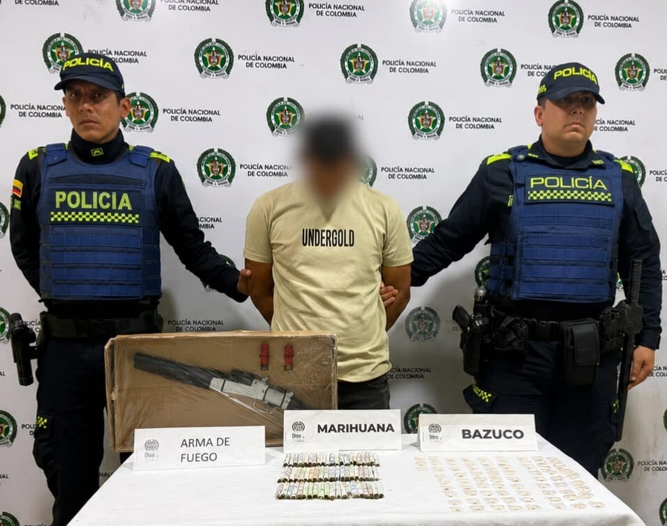 Hombre fue capturado tras intentar huir con una escopeta y drogas en Ibagué