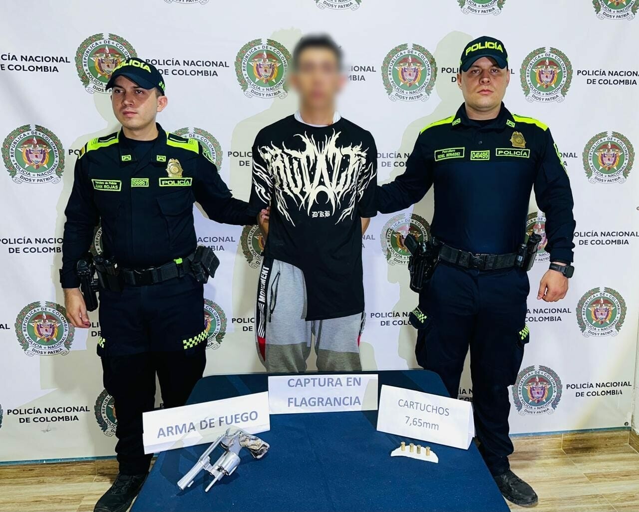 Capturan en Carmen de Apicalá a hombre señalado de disparar un revólver calibre 38