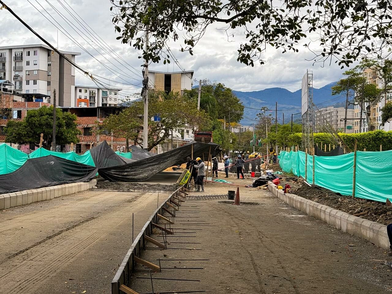 La vía a El Salado suma nuevos frentes mientras avanzan obras de redes y pavimento