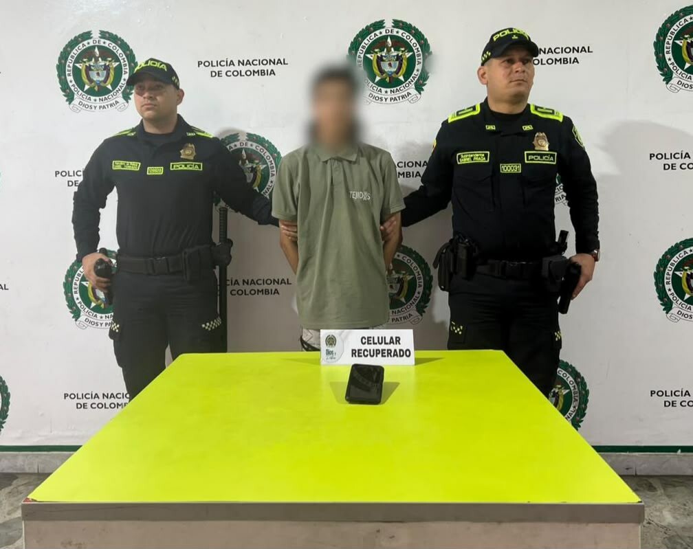 Joven habría amenazado con cuchillo para robar celular