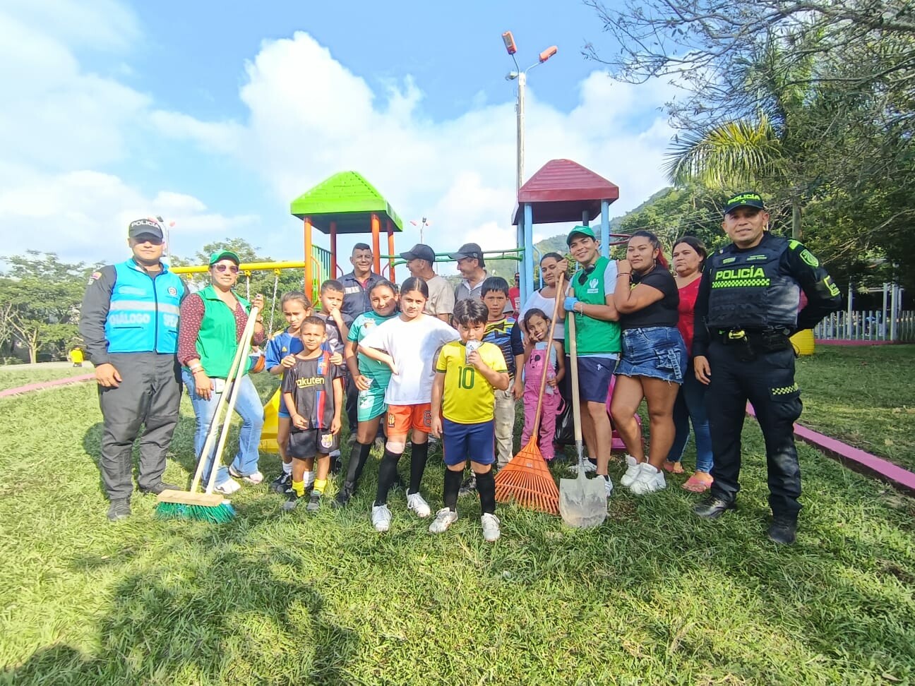 Intervención comunitaria genera alerta por renovaciones y control en la comuna 13