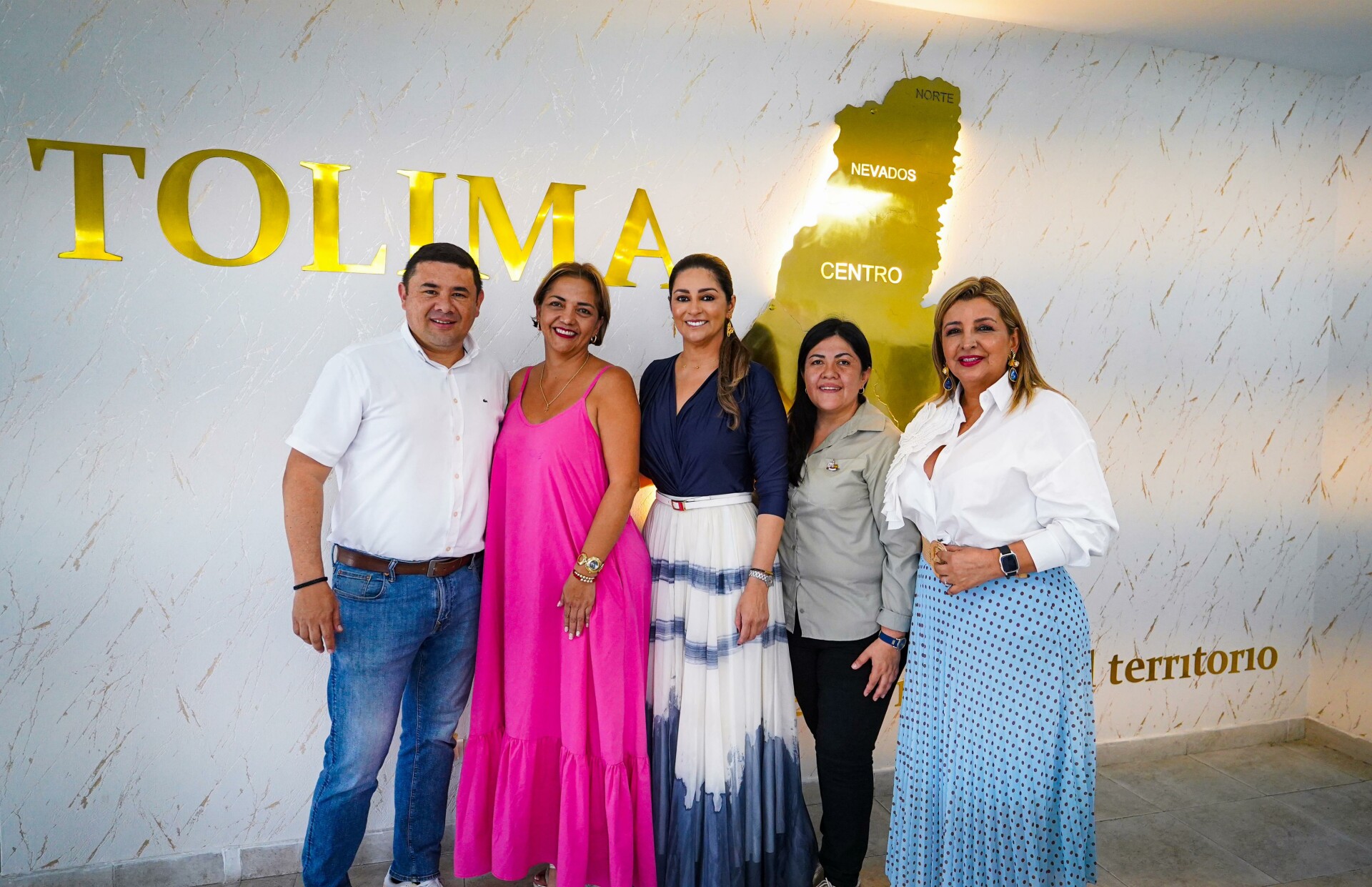 La abogada reemplaza al anterior liderazgo en medio de ajustes en el gobierno departamental