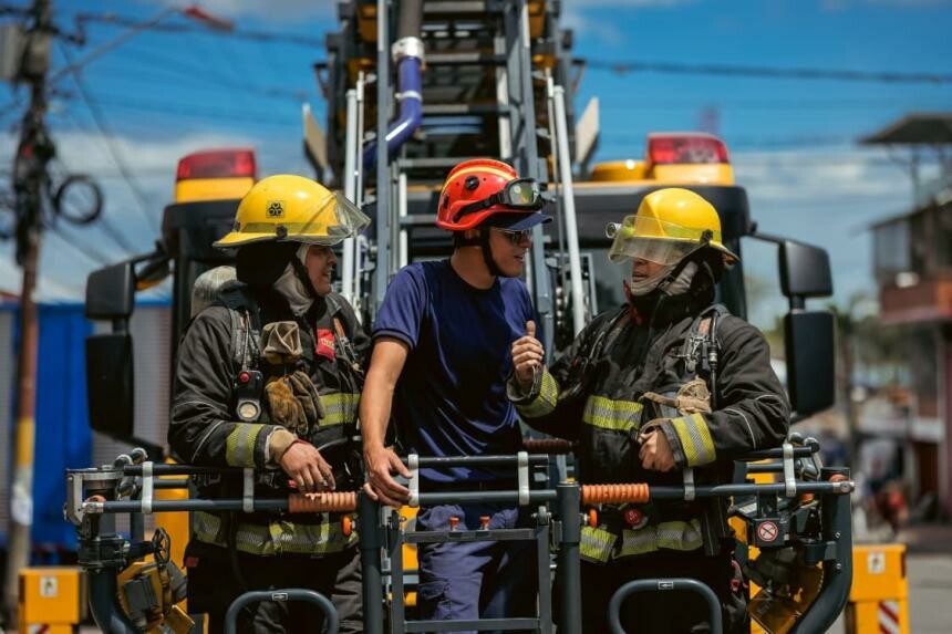La jornada incluyó capacitación teórica y práctica en manejo de emergencias y primeros auxilios