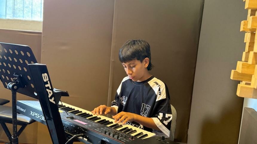 La oferta académica gratuita incluye violín, flauta, clarinete, técnica vocal, piano y coro