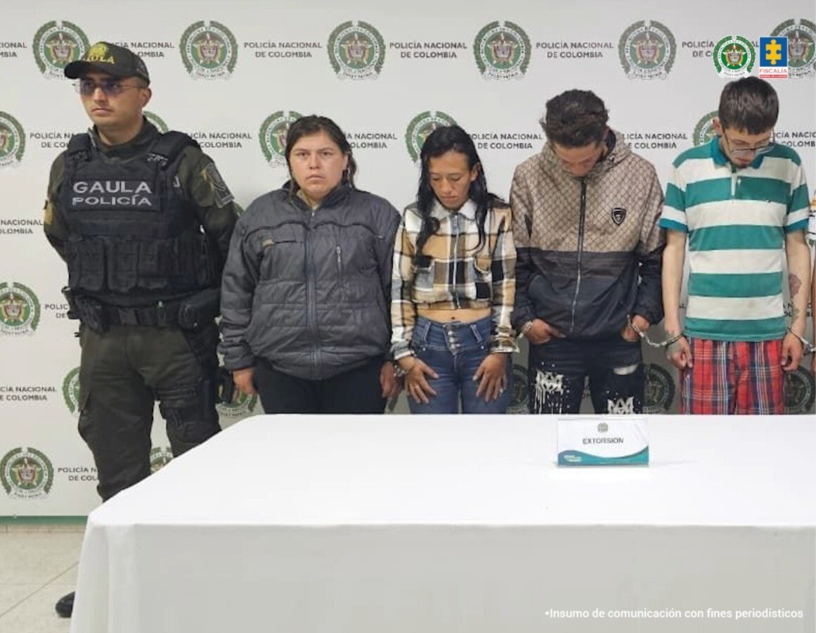 Los implicados habrían recibido más de 64 millones de pesos mediante engaños y amenazas
