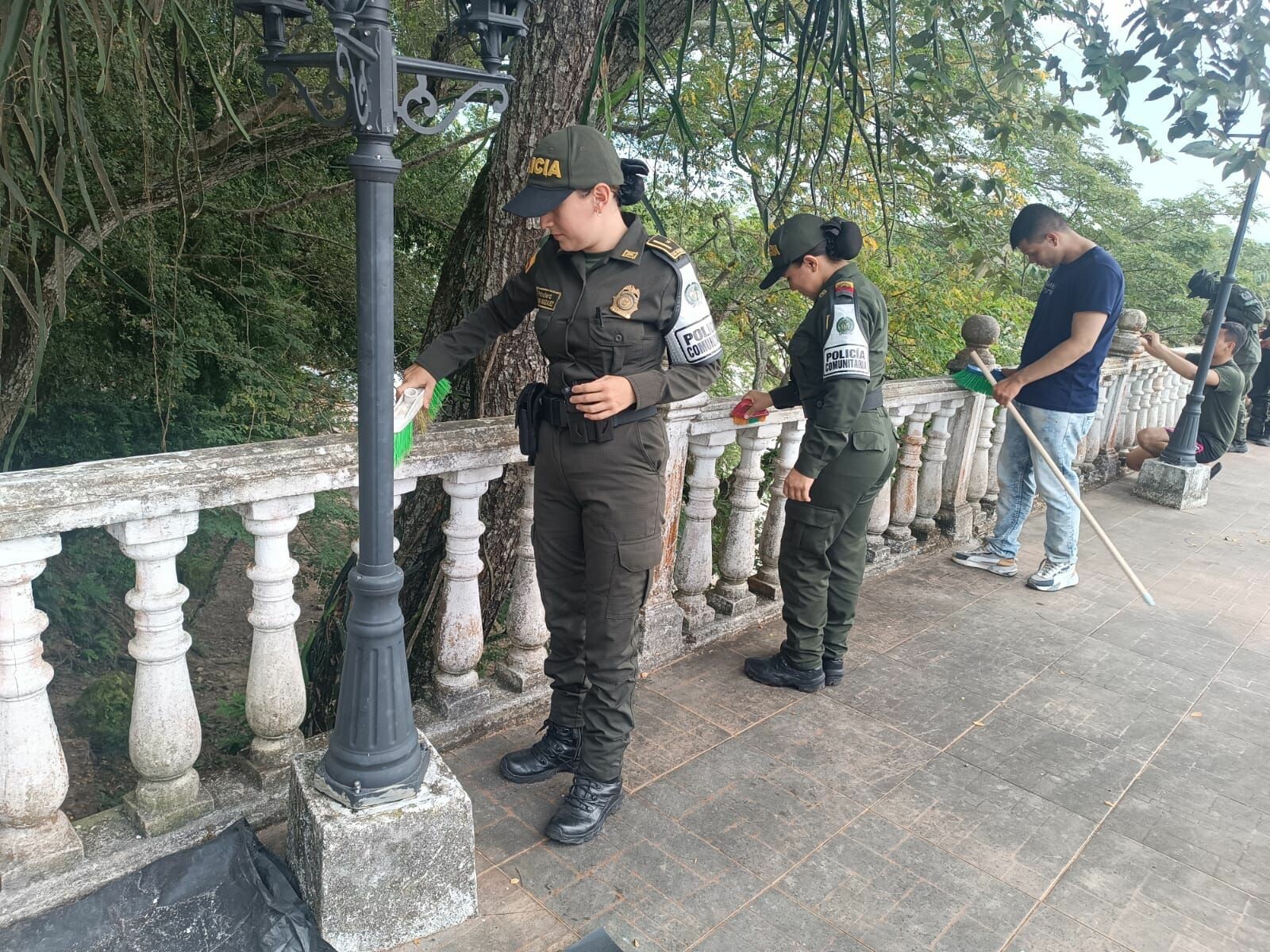 Entre comunidad y Policía, recuperan Malecón de Suárez Tolima