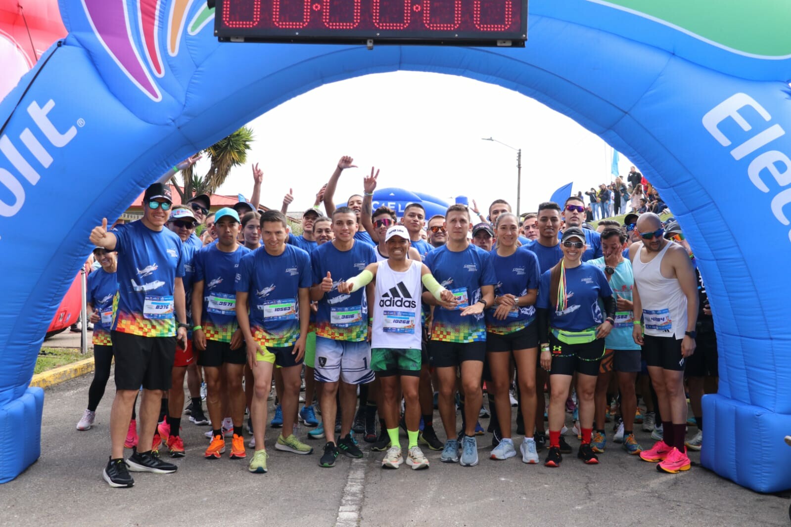 Más de 600 personas participaron en carrera por los 106 años del ...