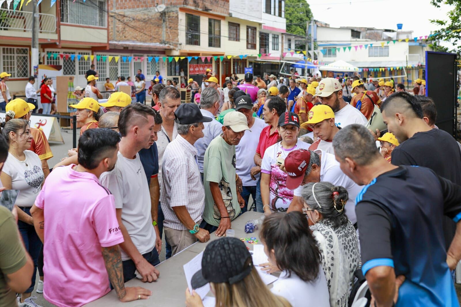 Más de 600 personas participaron en la primera jornada en la comuna 8 de Ibagué
