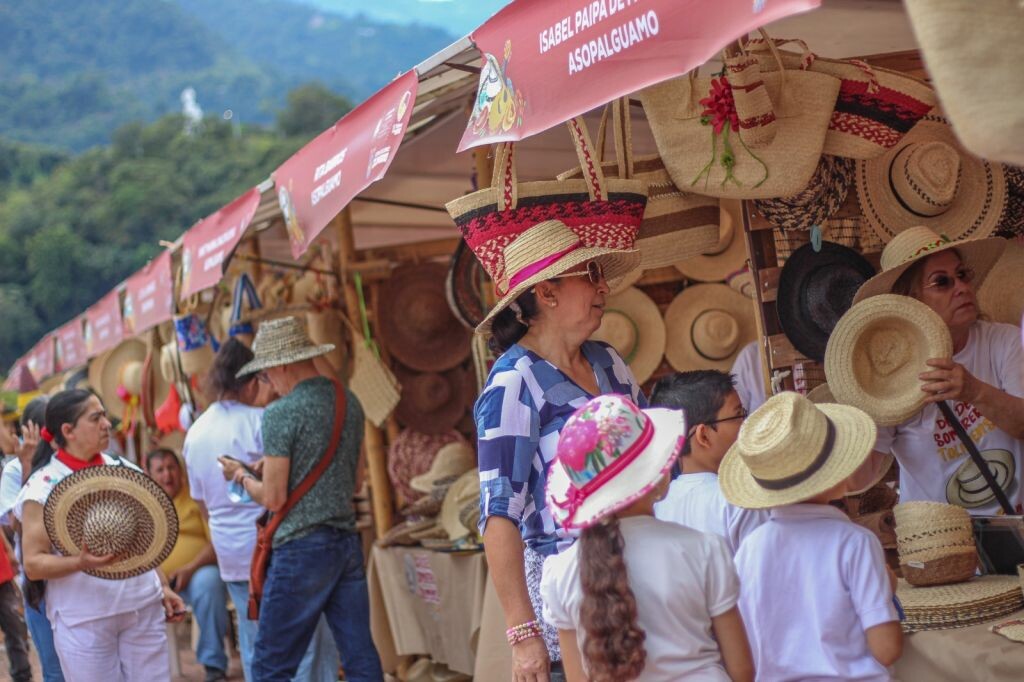 Ya puede obtener el permiso para vender dentro del festival folclórico