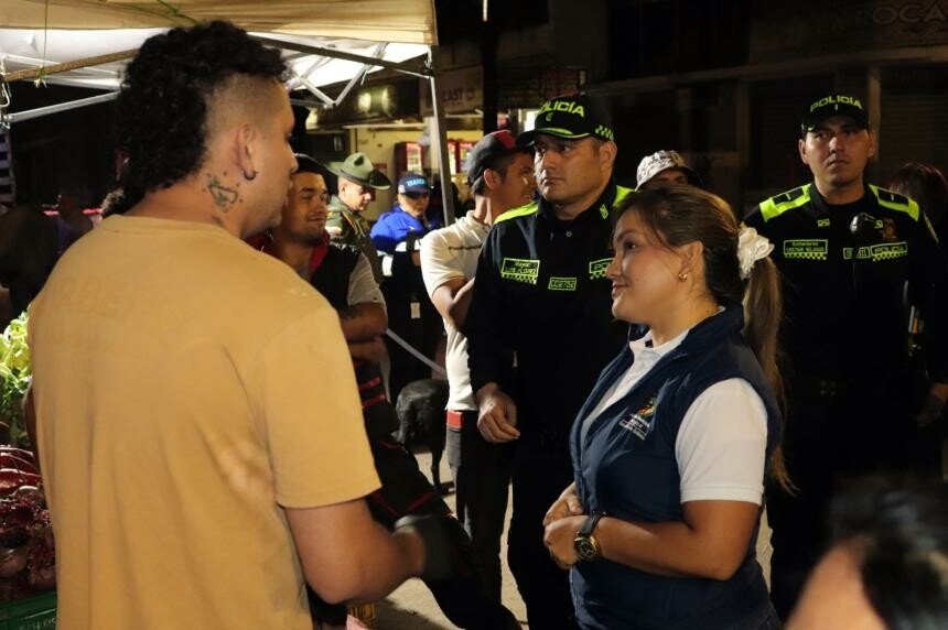 Recuperan pasos peatonales en Plaza de la 21