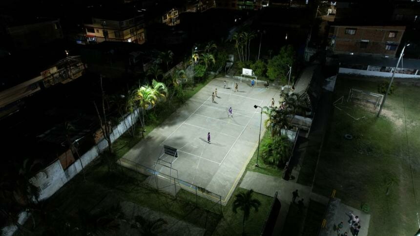 Reinstalan iluminación en la cancha del Polideportivo Maracaná