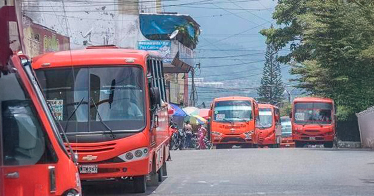 Capacitan a más de 140 conductores sobre nuevos paraderos del SETP