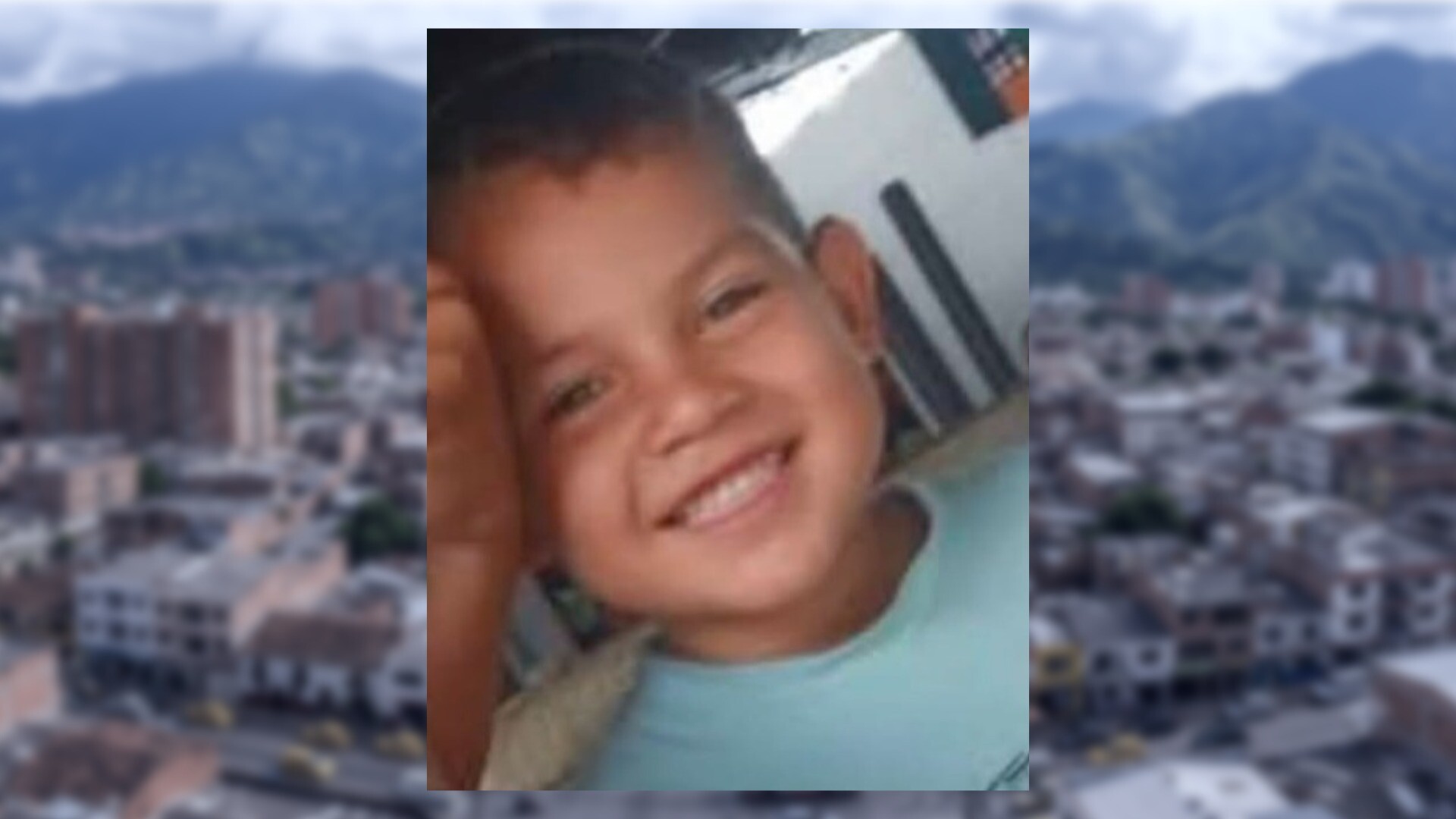 Angustiosa búsqueda de niño desaparecido moviliza a una comuna entera