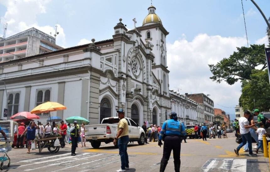 Ajustes viales este fin de semana por desfiles del Festival Folclórico