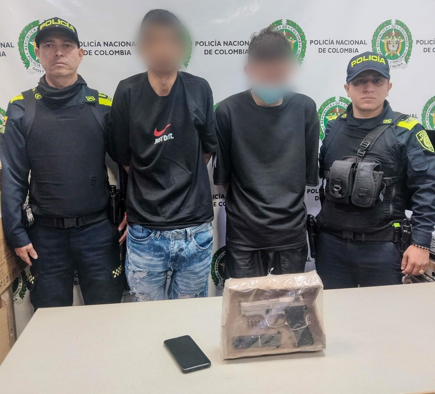 Violento hurto con arma traumática en Cádiz